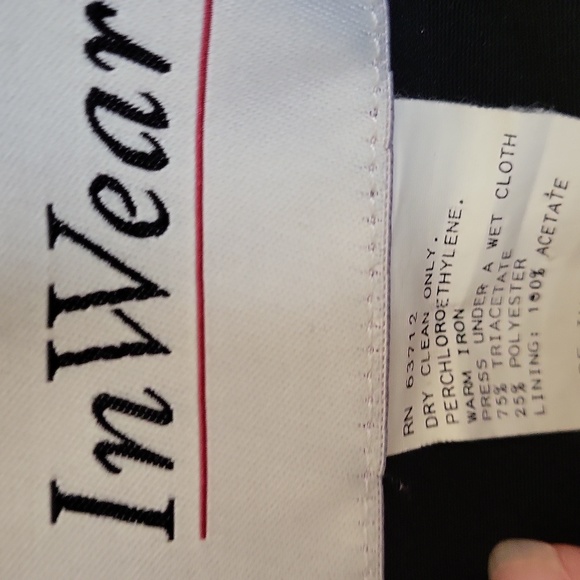 Tuxedo Style Tailored Suit 4/6 - Picture 2 of 11